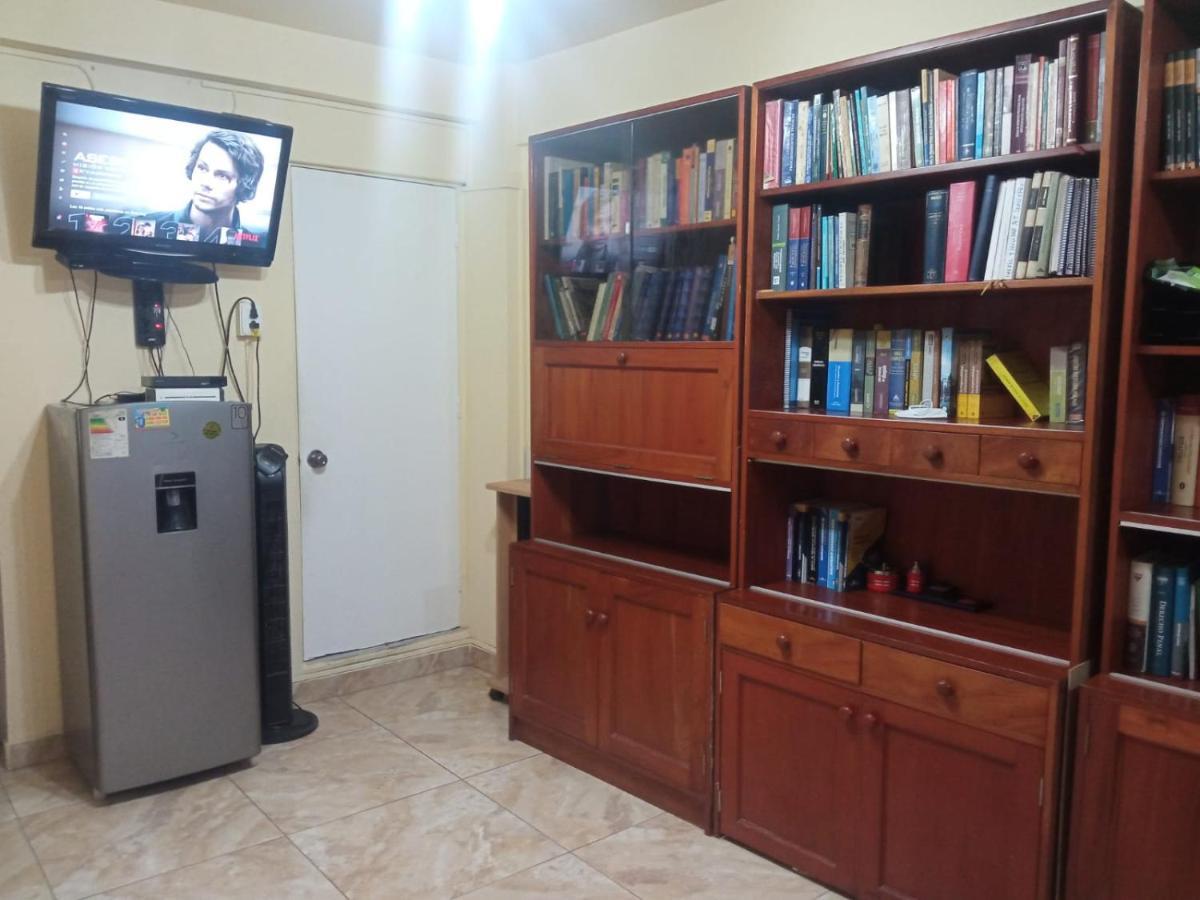Main Square Apartment Лима Екстериор снимка