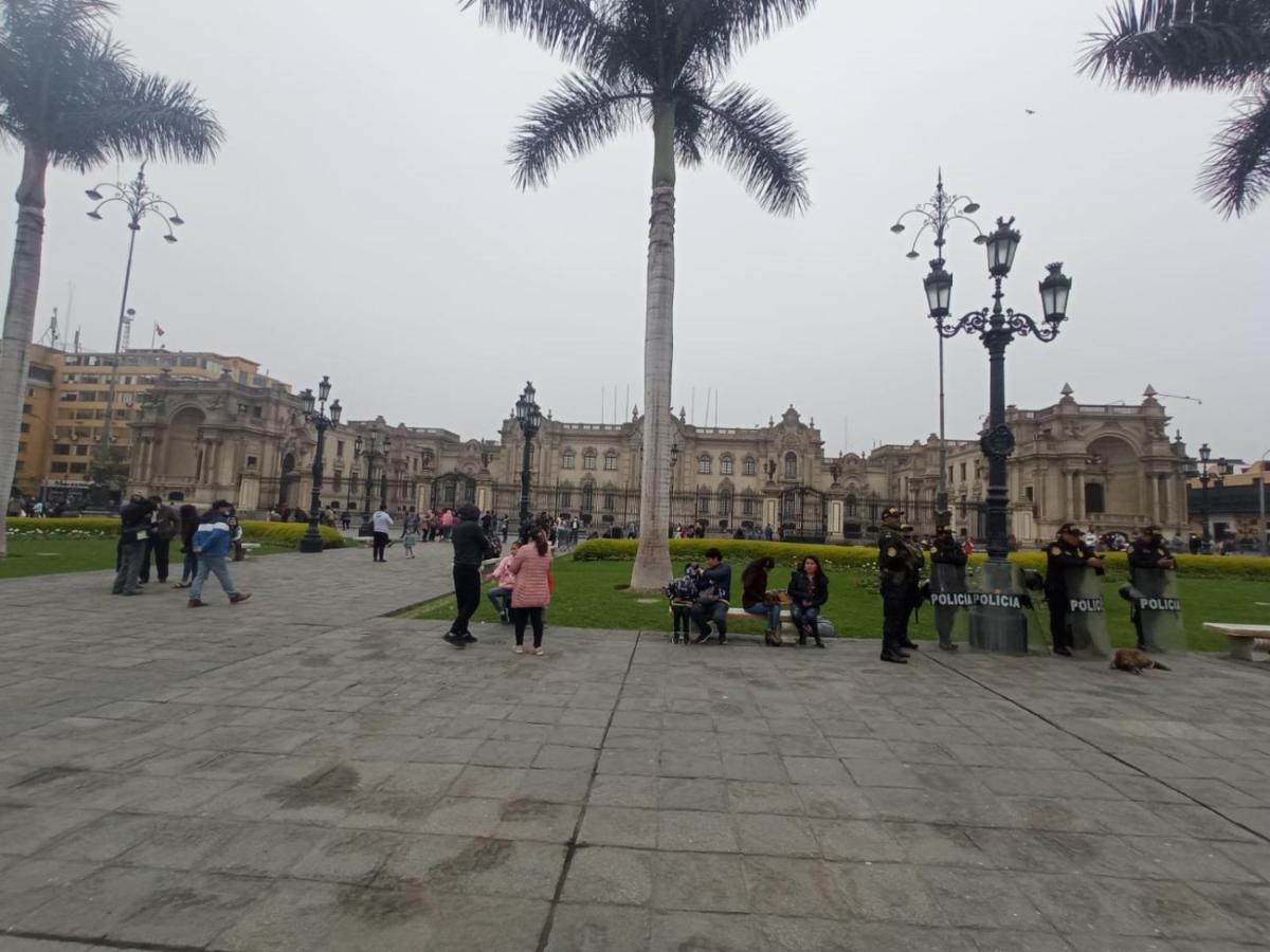 Main Square Apartment Лима Екстериор снимка